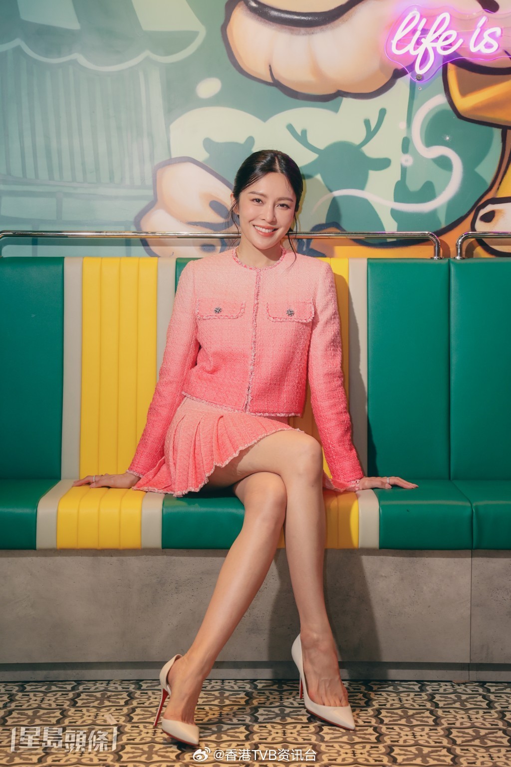 星岛：张曦雯陈滢罗毓仪自嘲“失败女团” 跨界学唱跳 大晒反差笑料｜名人杂志张曦雯