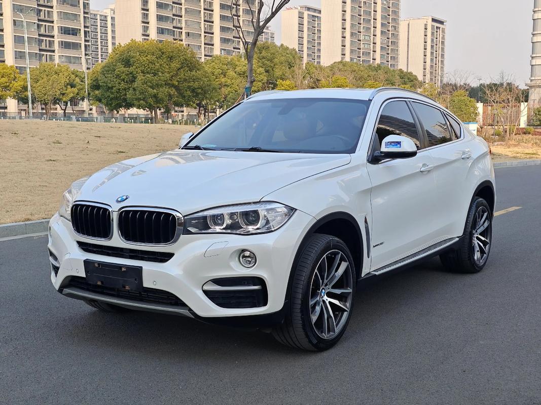 宝马 X6｜豪华轿跑 SUV，二手避开老款通病 & 动力坑
宝马 X6 作为轿跑