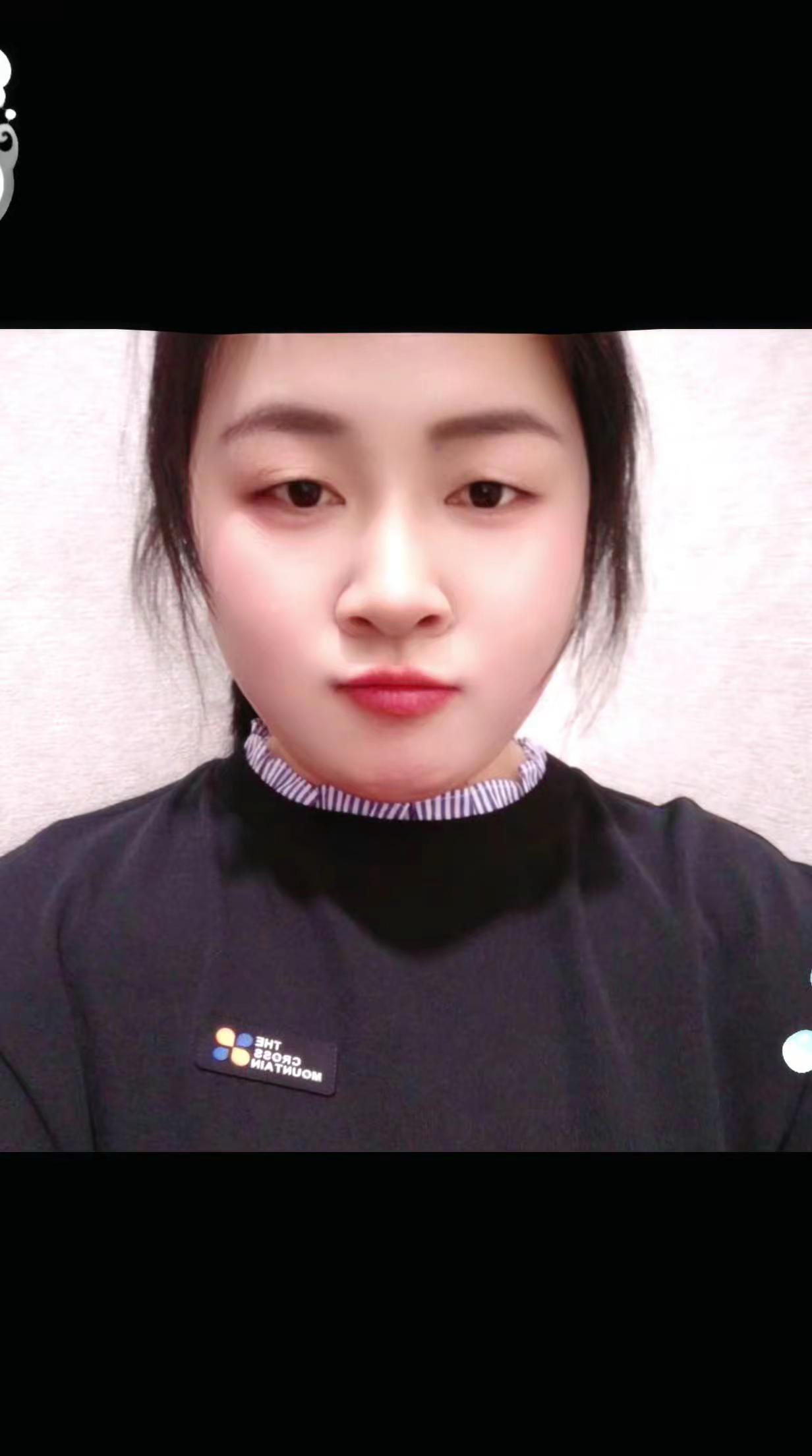 孩子说，这是你们那个时代的歌吗？我说是，以前大街小巷的音响都在放，把以前的十几年
