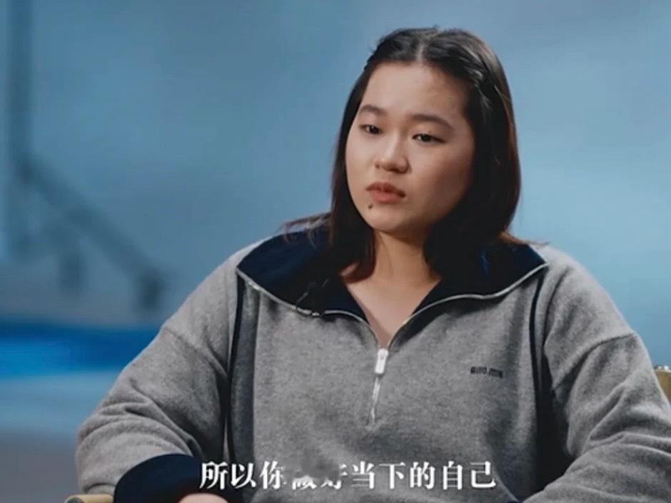 全红婵：我们支持你做好当下的自己！我们总习惯把“天才少女”的标签，死死贴在全红婵