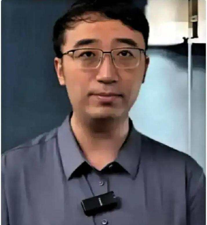 清华北大双料学霸李永乐，在北京找工作的过程中处处碰壁，外企不要他，500 强也不
