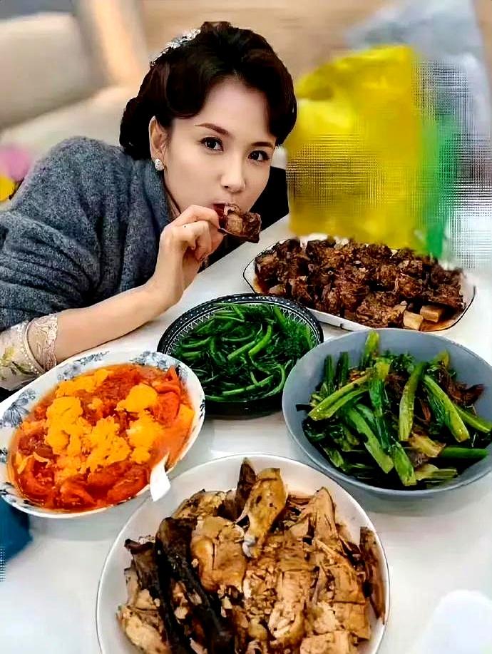 什么样的生活状态算富裕？
       我认为并非仅有钱就行。小区有个老板年收入