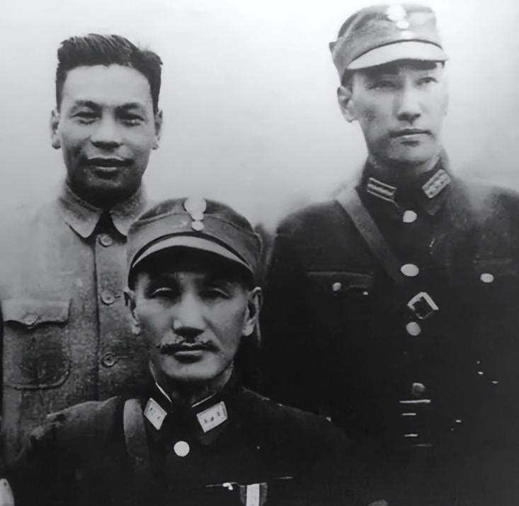 1997年，宋美龄在纽约闻讯蒋纬国死讯，不顾劝阻连夜飞台，81年养育，换来的不是