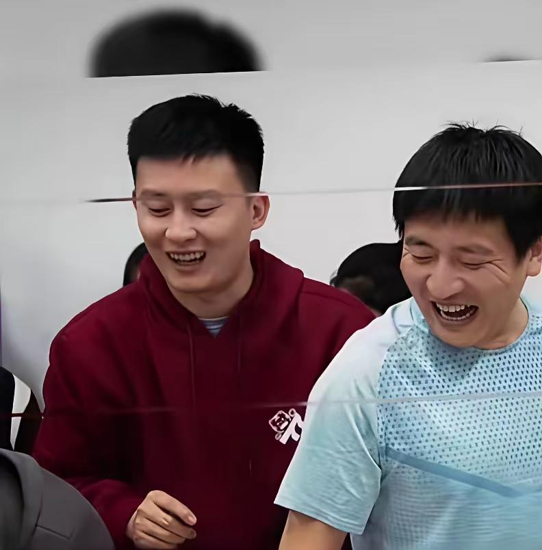 一句"婚礼不办了"让懂他的人都破防了！一个主外，一个主内，张老师认可的人，人品过