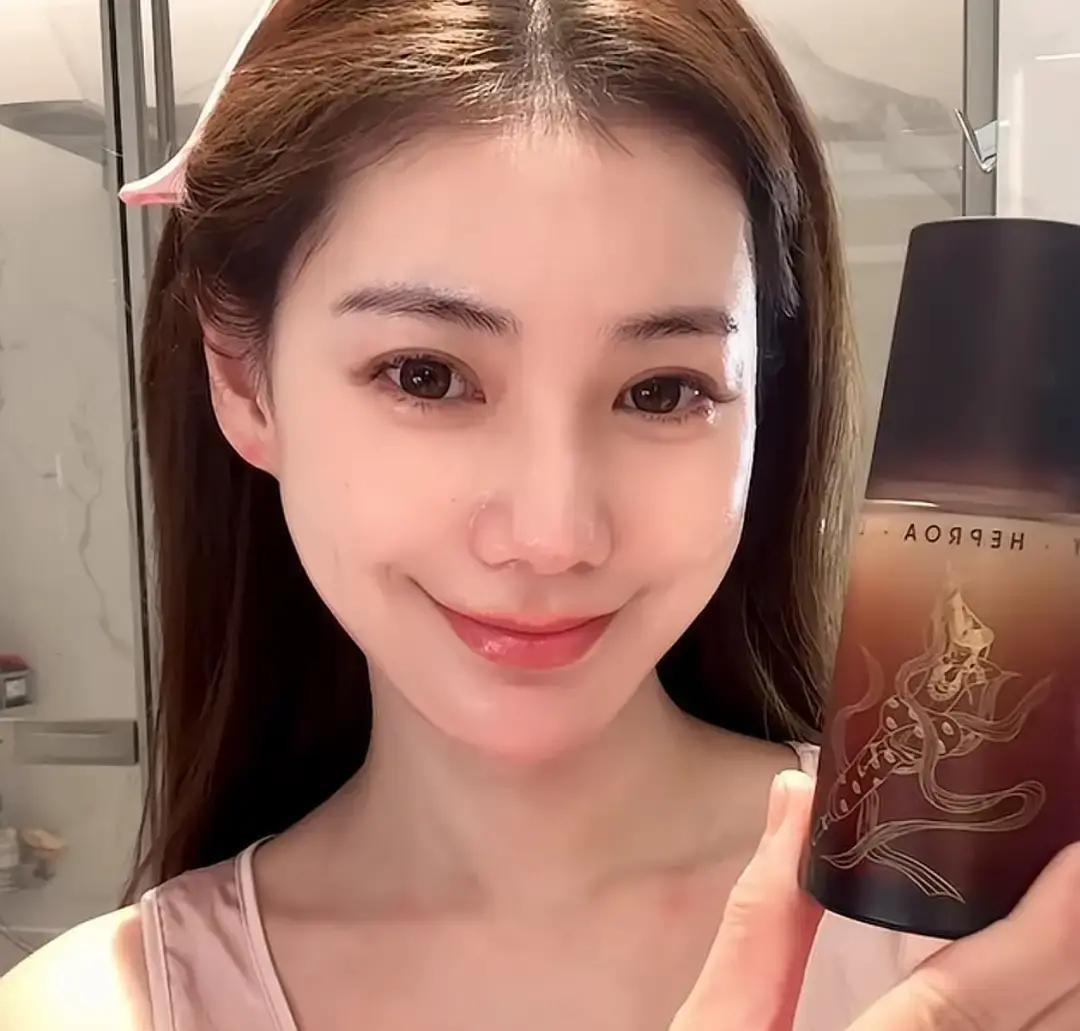 要说现在汪小菲家里最忙碌的“顶级打工人”，绝对是刚出生没多久的汪宝儿，这小家伙硬