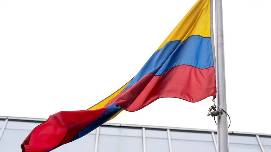 特朗普加征关税引风波，哥伦比亚召回驻美使