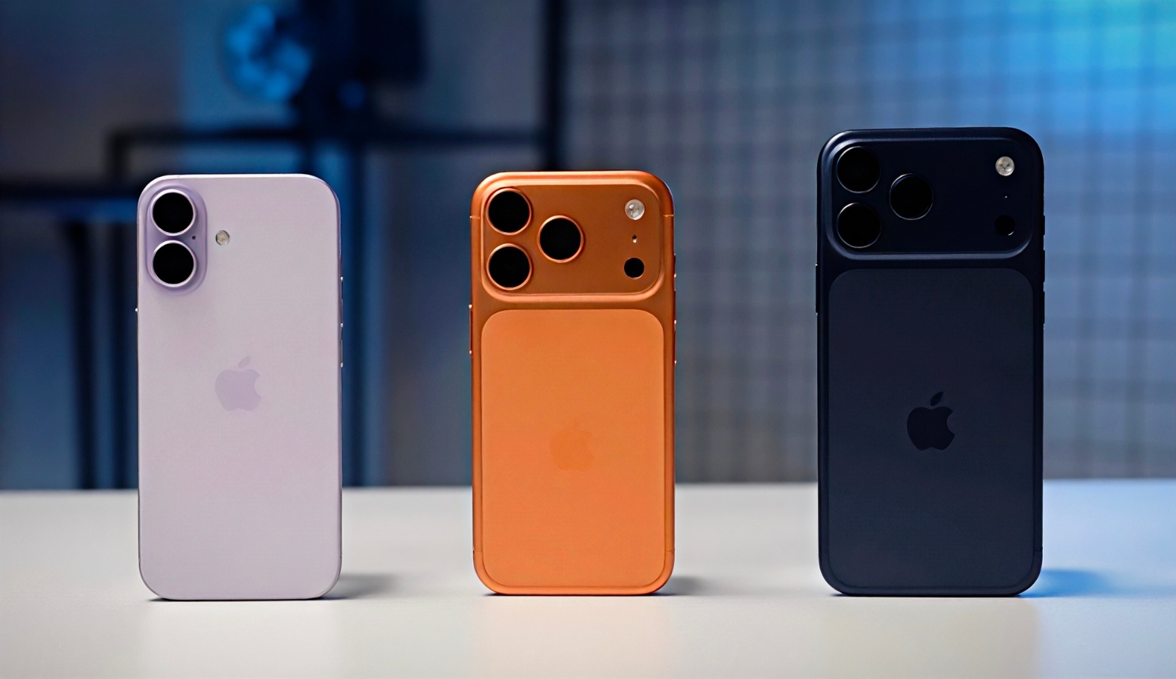 看了几个 iPhone 17 系列的测评视频，第一感觉：天时地利友商拉垮，今年小