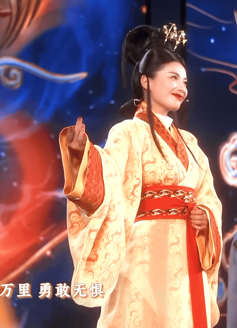 你永远可以相信央视的审美，今年的春晚真的是百花齐放，共贺新春，真养眼[挂灯笼]