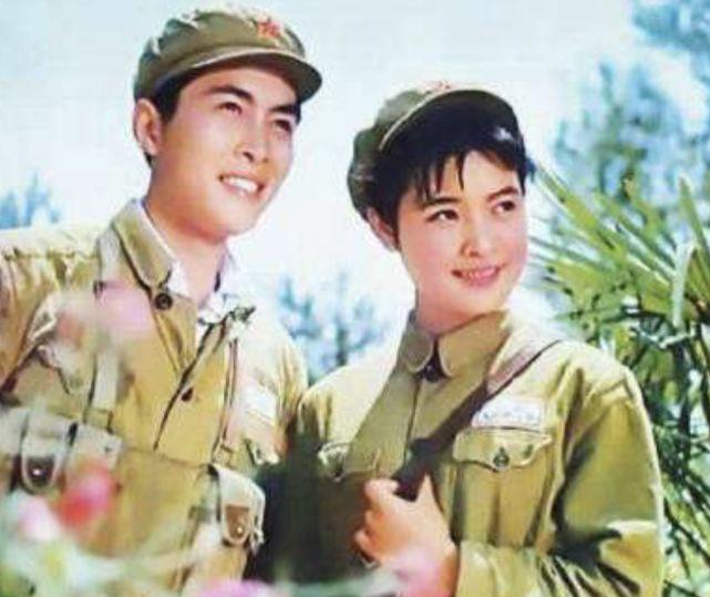 唐国强
刘晓庆
四十多年前
电影小花
男女一号