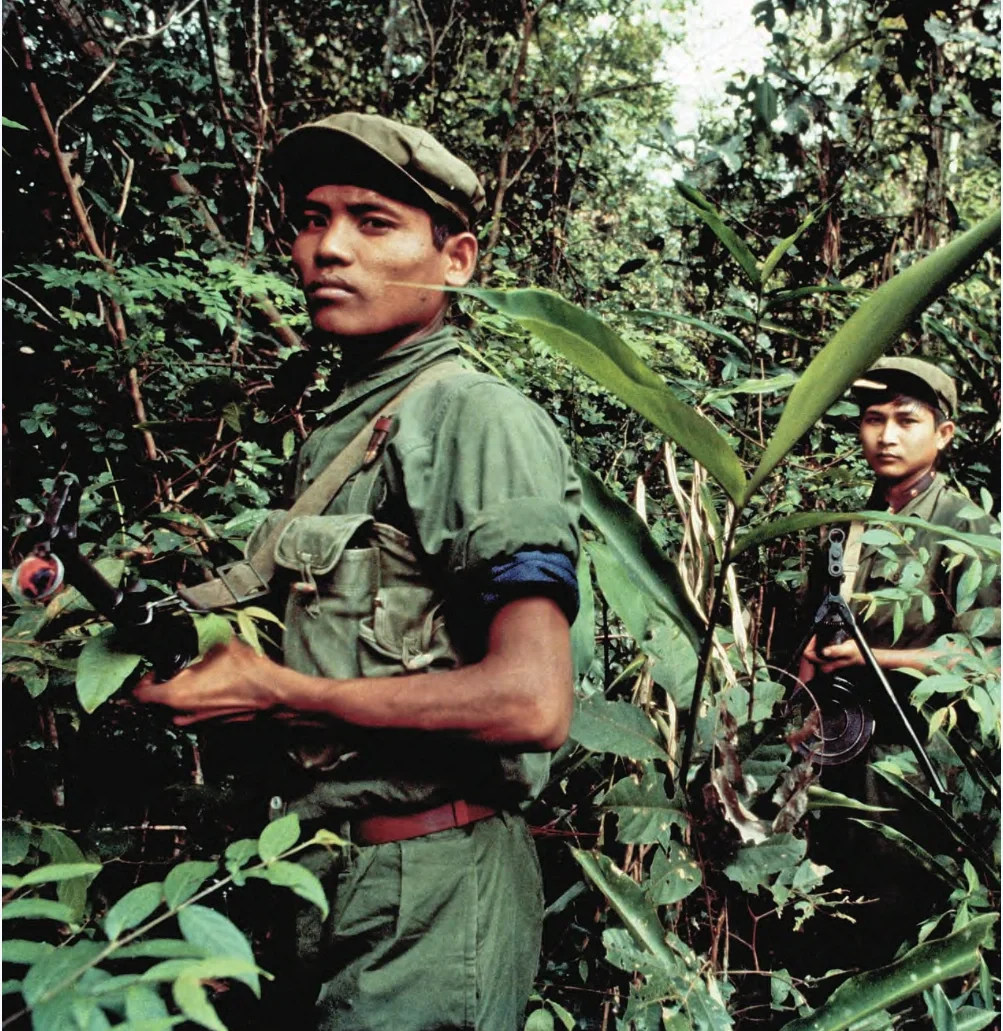 1981年2月15日，“红se高mian”游击队员在派林北部的山林里试图阻止越军...