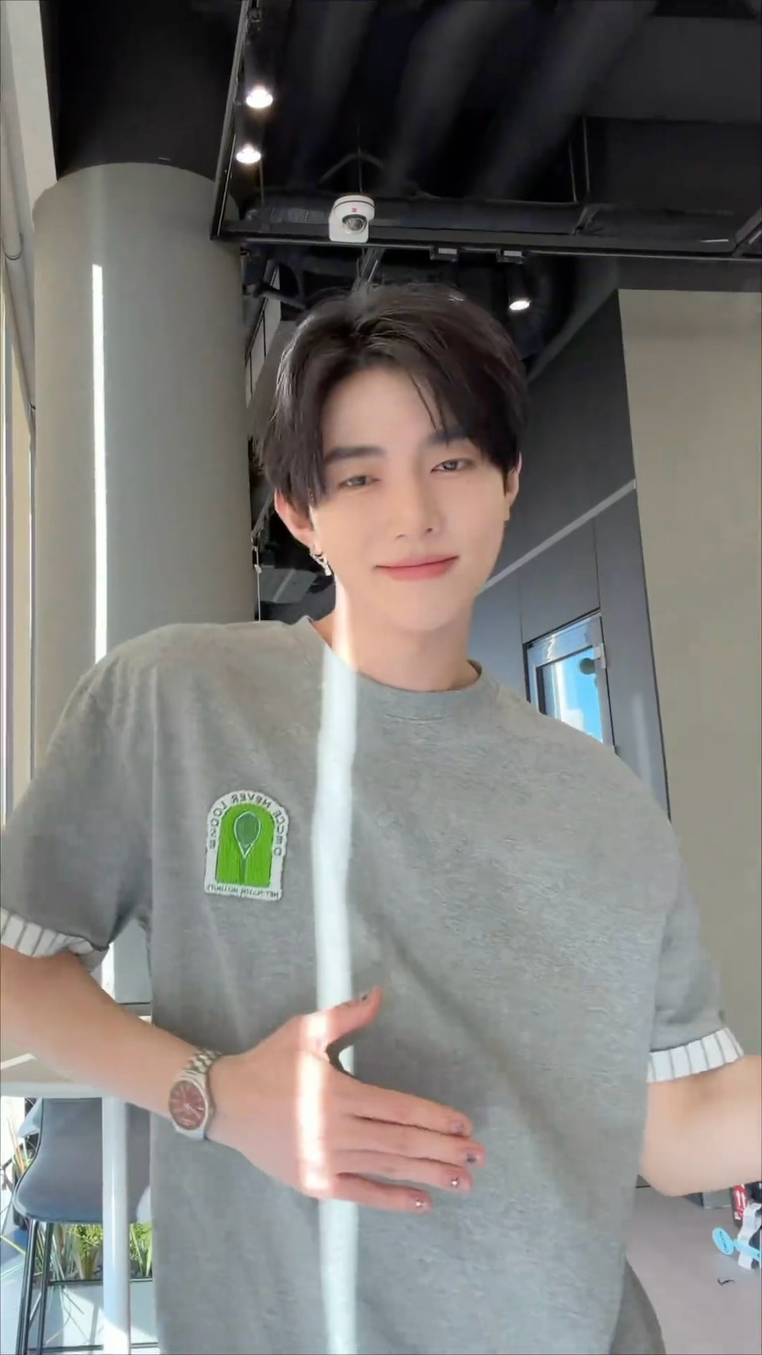 恭迎六摇一章昊强势回归