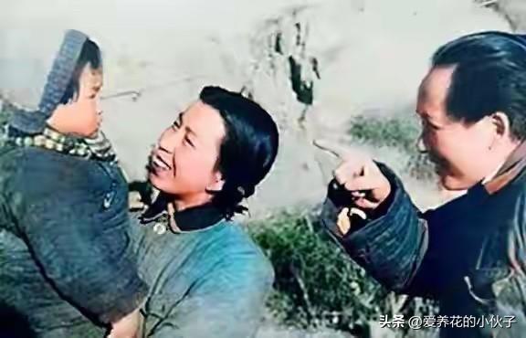 幸福的一家三口

这张照片拍的太好了，摄影师太用心了，把伟人一家三口拍的活灵活现