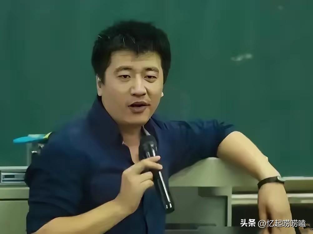 我觉得现在最心痛的，肯定是张雪峰公司的员工吧。过年连放22天假，2月份统共就上了