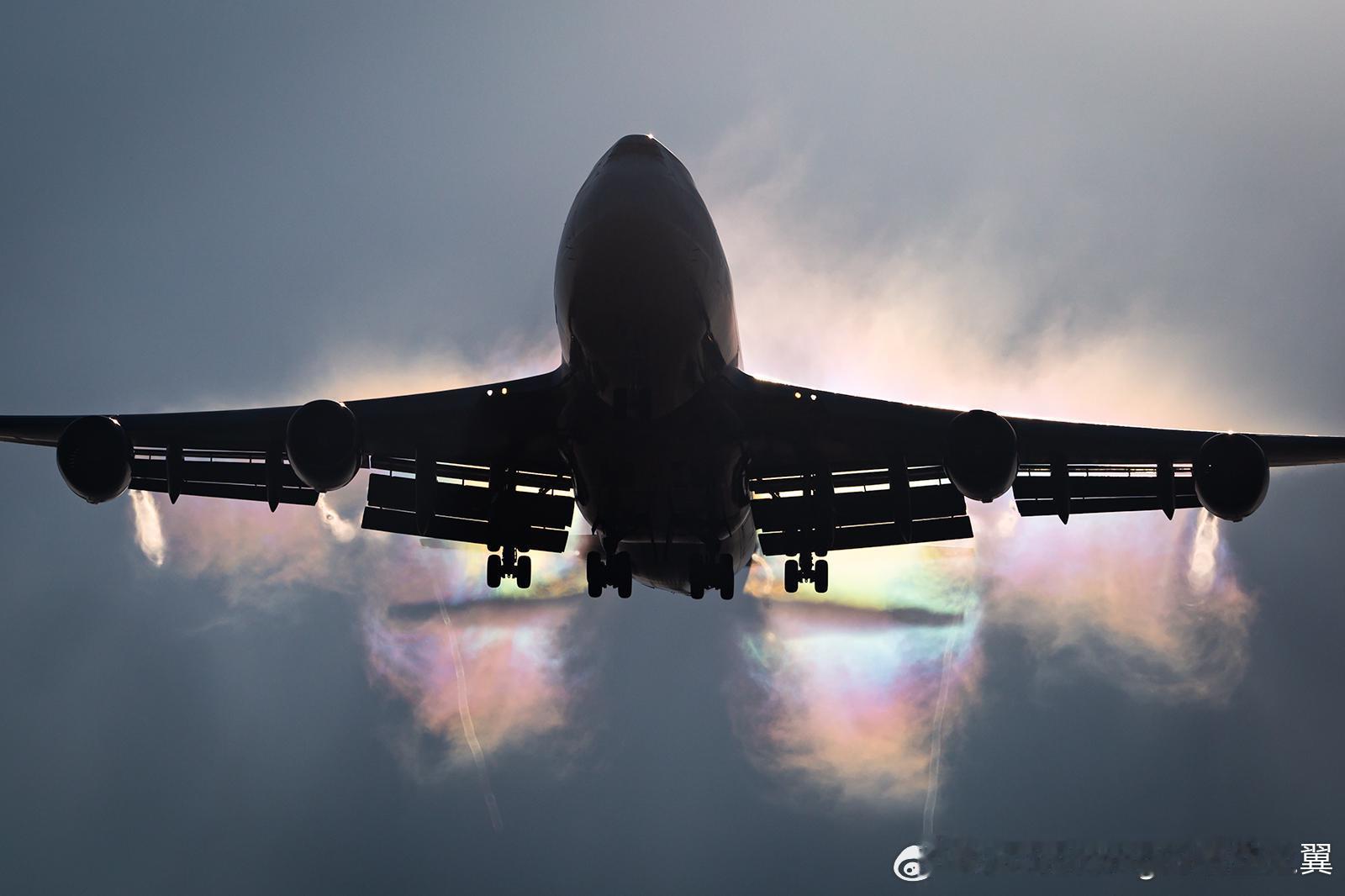 747美图：Atlas航空的747货机降落波兰卢布林机场 ​​​