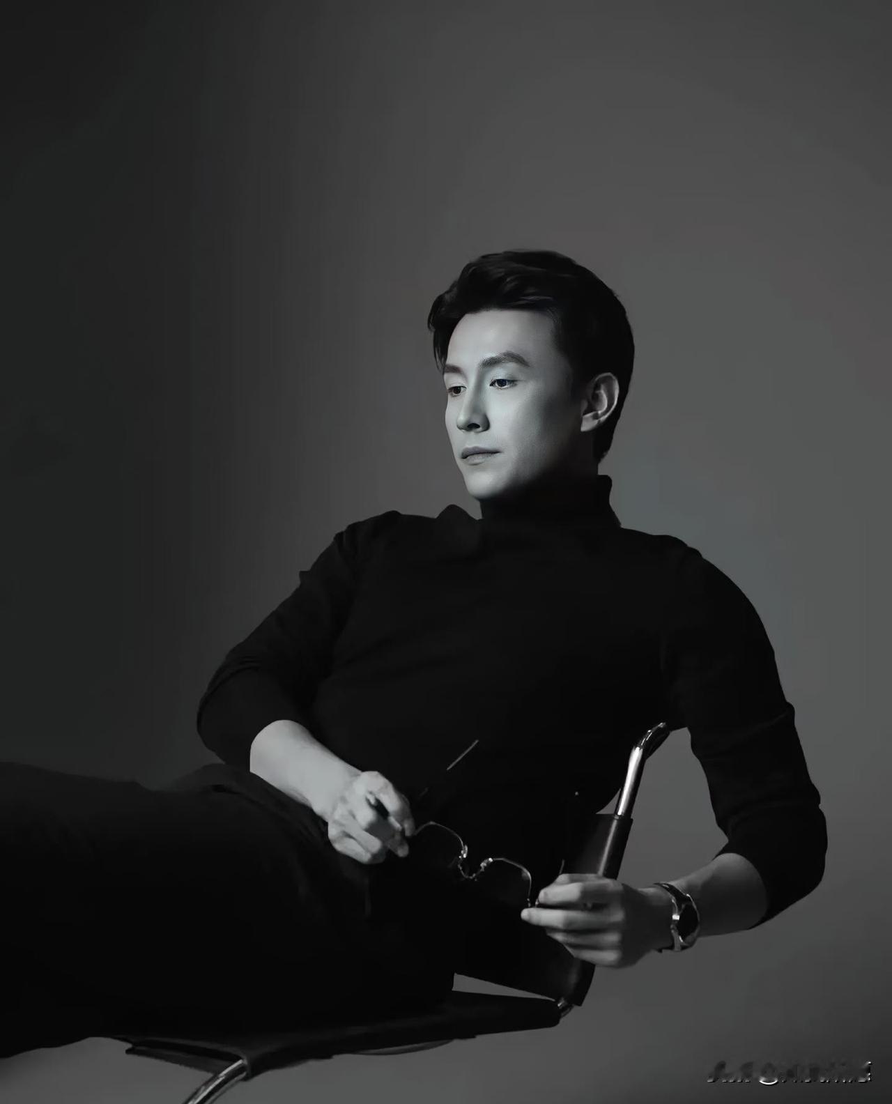 娱乐圈的“好男人”人设时常崩塌，
但刘萧旭这股“清流”，
似乎不是演出来的。
