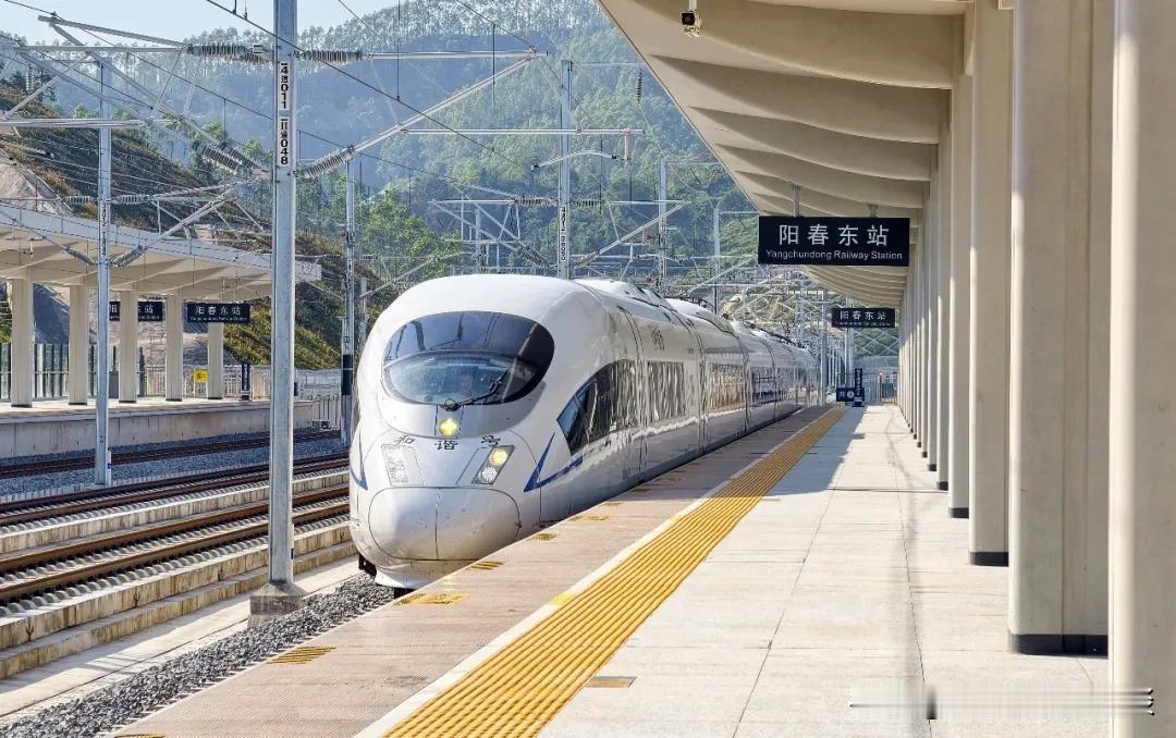国庆期间阳江的阳江北站和阳春东站的高铁客流情况如何？从9月30号到10月4号，阳