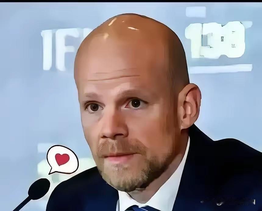 国际足联态度转变！因为国际足协将中文从他们的网站上剔除，所以原定的3亿美元购买价
