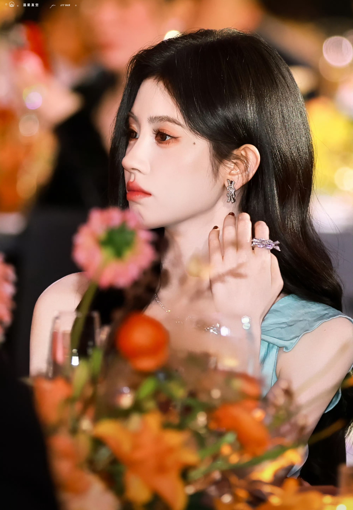 鞠婧祎确实很强。等这次风波以后，她必然上位，或者说是她已经上位了。真的太有爽文大