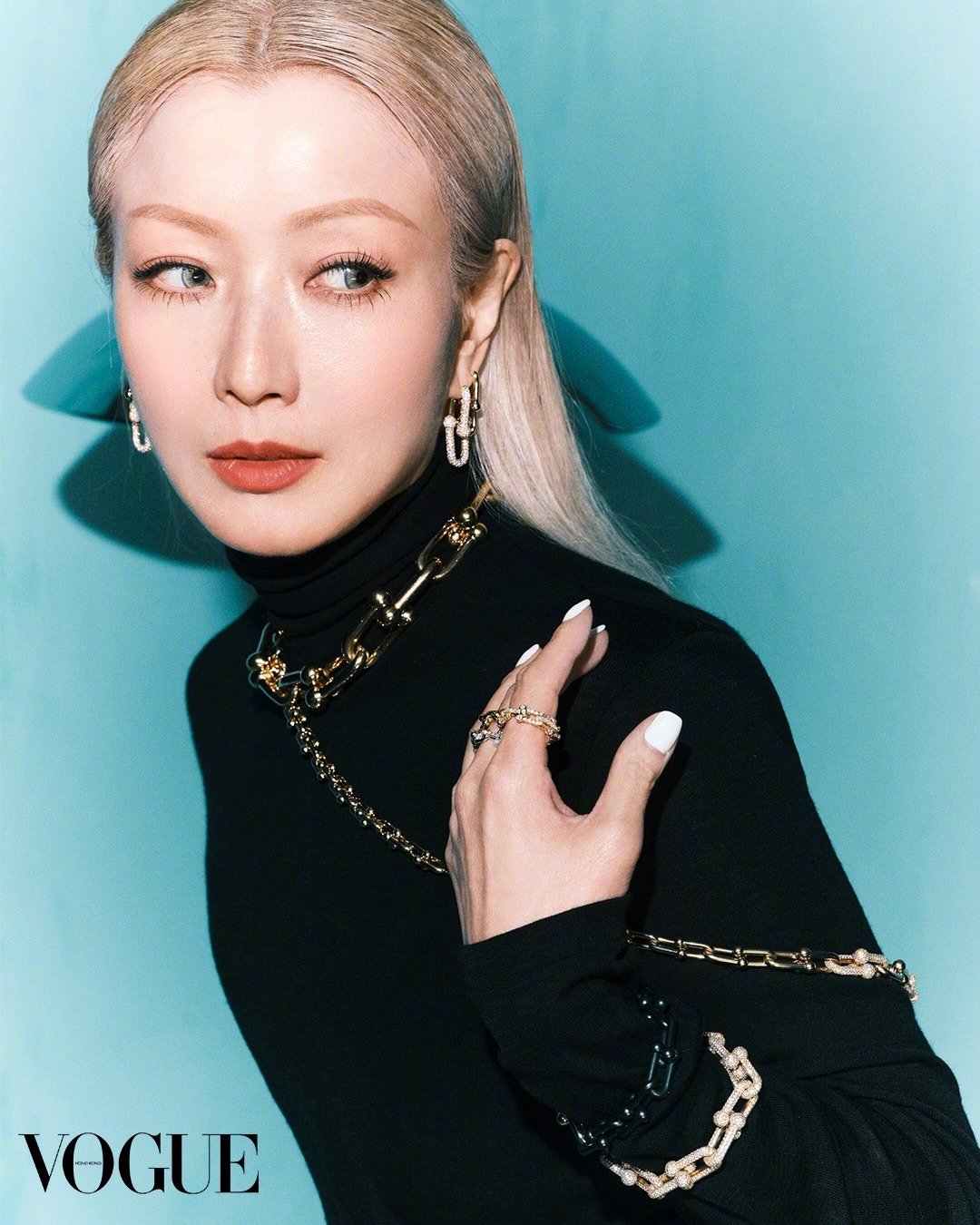 郑秀文 in Tiffany 💎✨ 金发黑衣配HardWear系列珠宝，时髦天