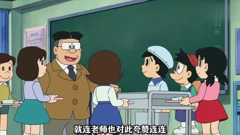 早安中国。老师。作为一个师范大学毕业的非师范生，对教师节的感触或许更加别样。当走