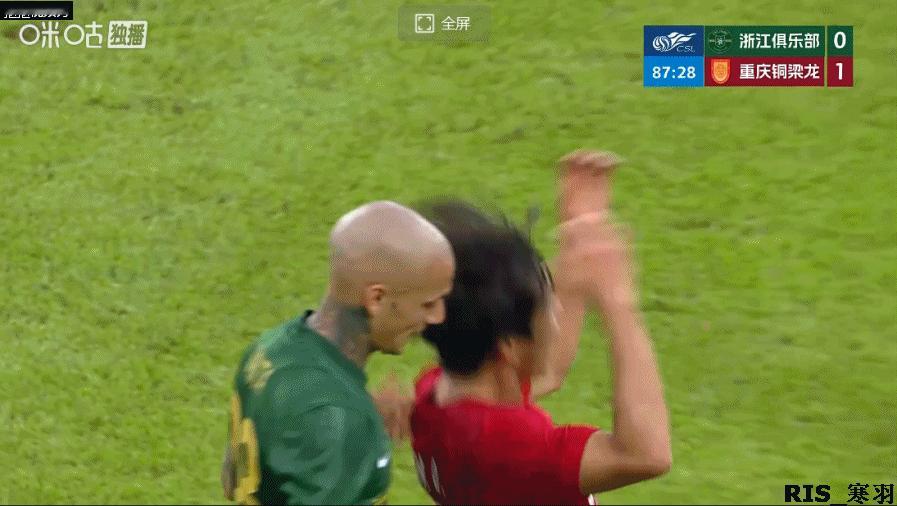 翻看了中超联赛 前六轮的红牌情况，深圳新鹏城在川渝客场“喜提”2张红牌，并导致输