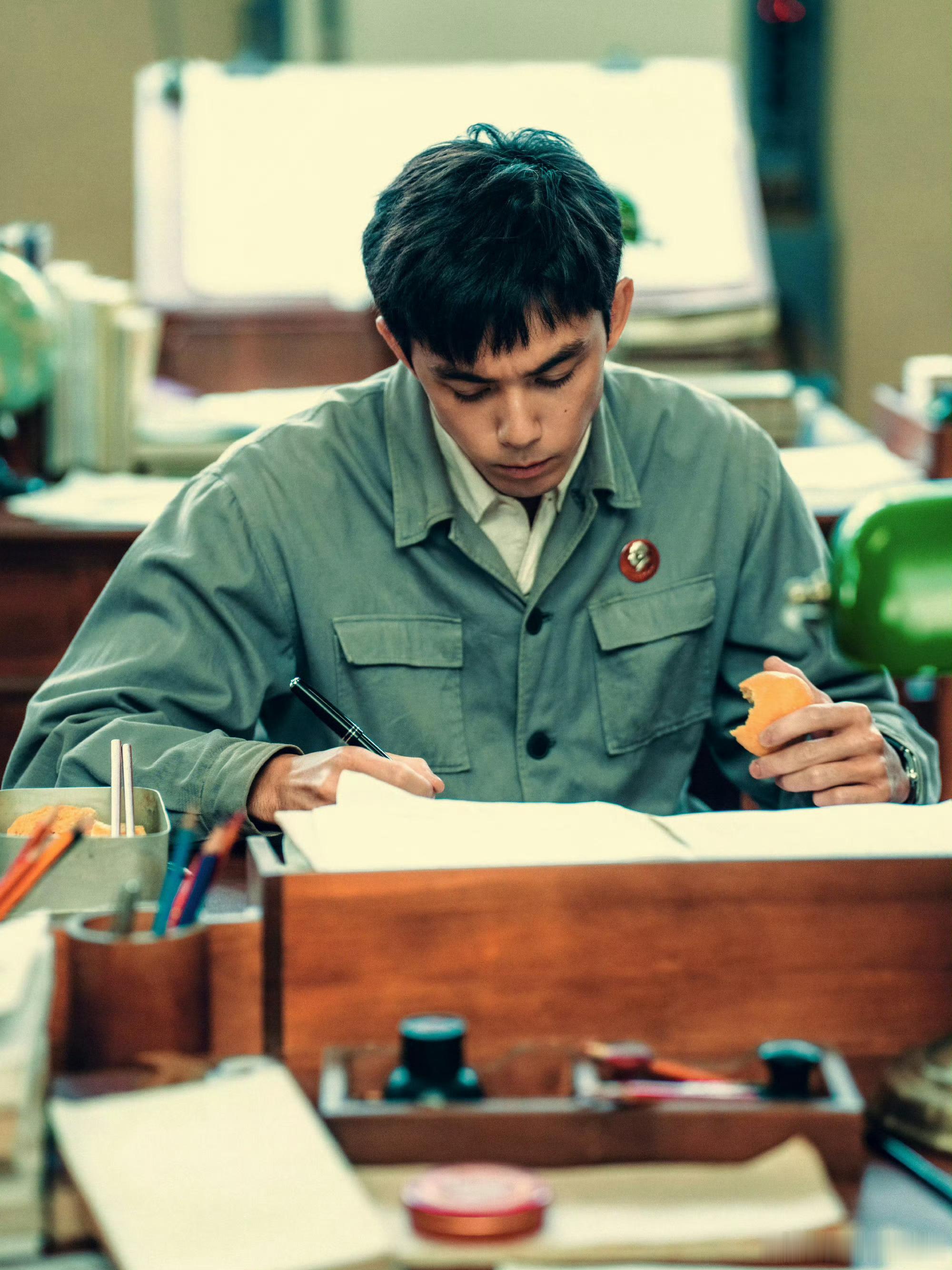 关注我，转发送电影🎫由吴磊领衔主演的电影《群星闪耀时》将于7月25日上映，转发
