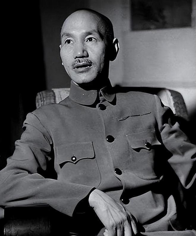 1935年12月17日，杨永泰抵挡不住陈果夫“清君侧”的凌厉攻势，被迫辞去南昌行