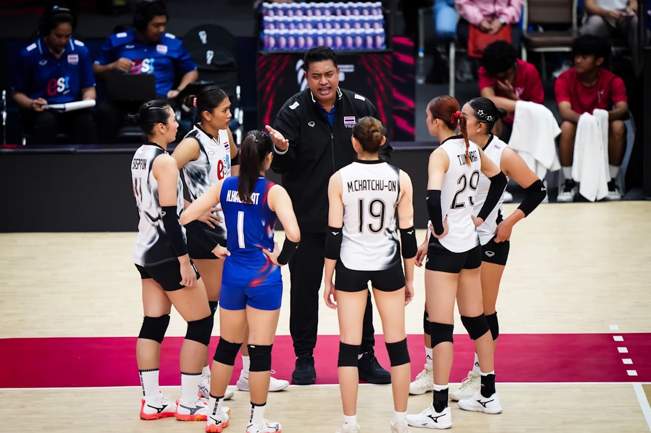 2025女排世锦赛 转过频道看泰国女排vs埃及女排，就埃及女排第三局开局这业余的
