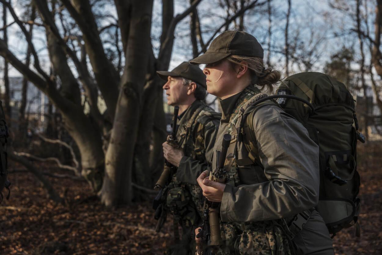 1.23 荷兰王储凯瑟琳娜-阿玛利亚公主完成了普通军事训练（AMO），并通过正式