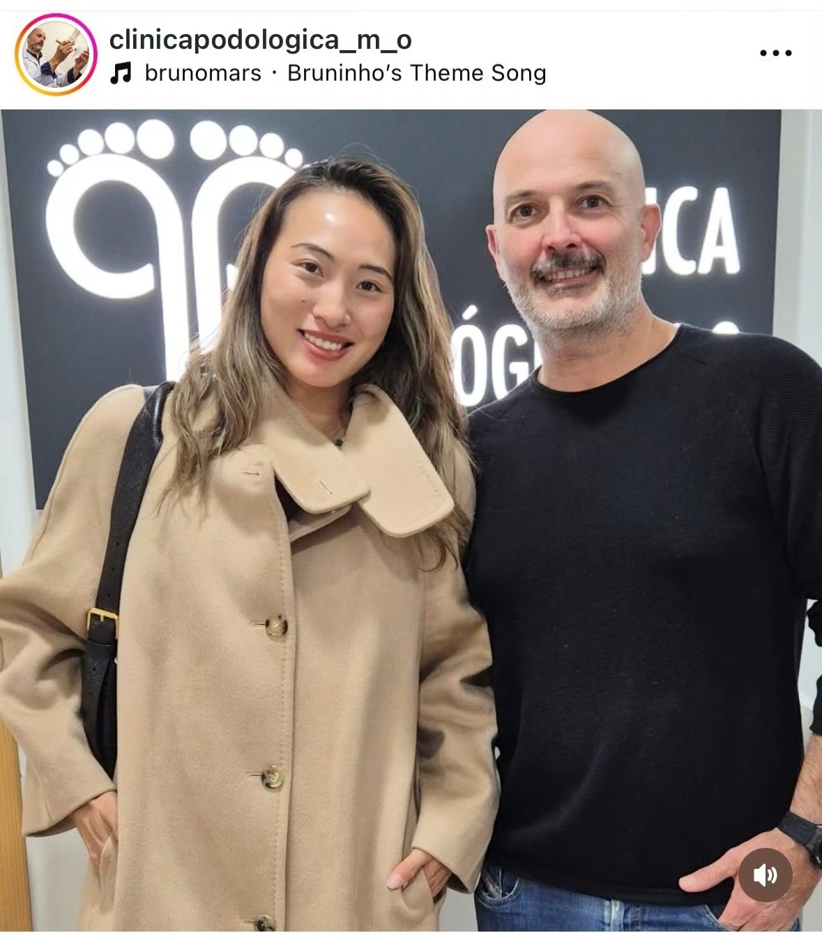 网球talking大会 正在西班牙训练备战澳网的郑钦文昨日造访巴塞罗那足部工作室