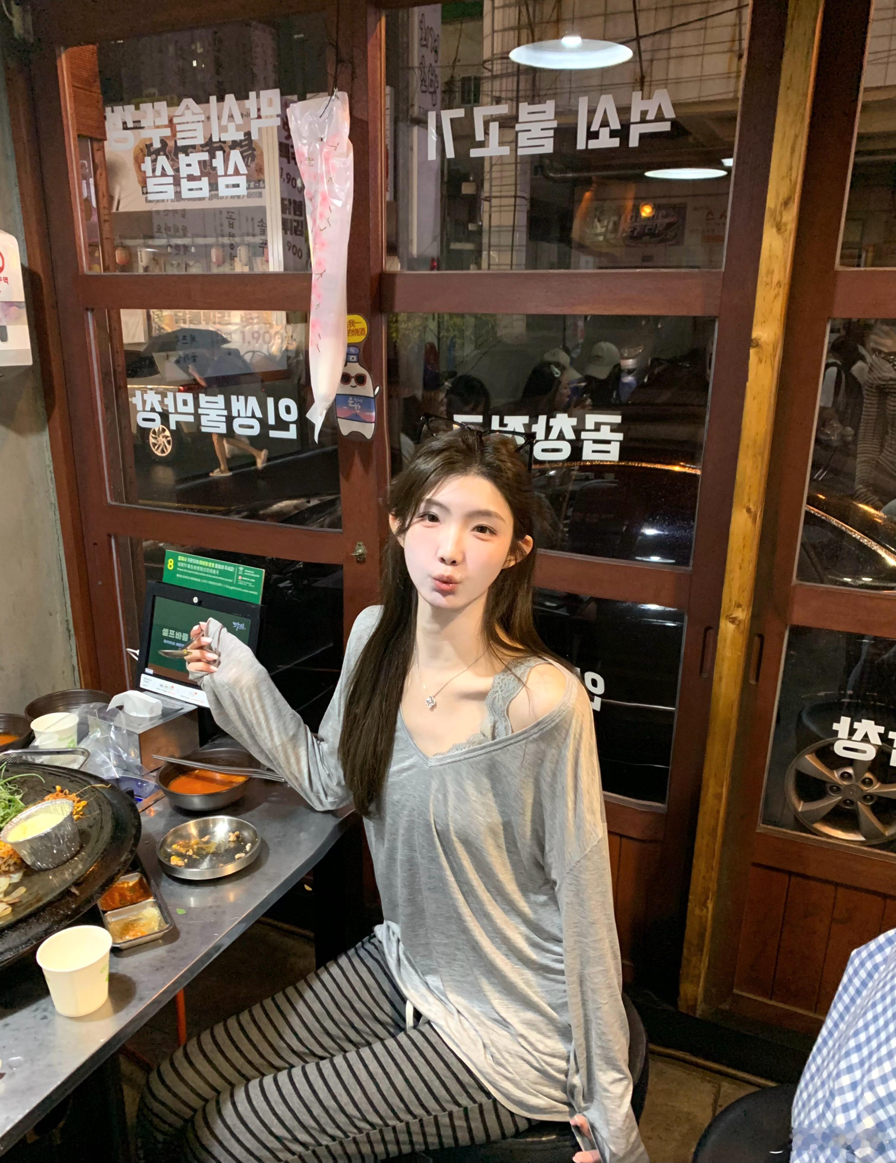 jijilulu积极璐拯救衣橱的百搭叠穿单品老规矩！揪个宝子送   揪2个宝66