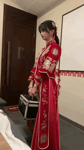 以前你花钱她伺候你，以后你花钱伺候她[灵光一闪]