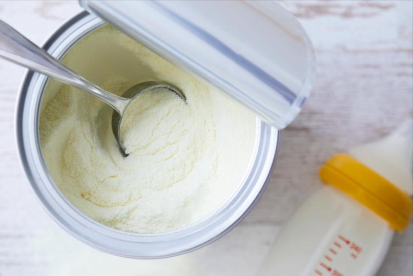 家里有小宝宝的家长注意了，2月2日法国又官宣召回婴幼儿奶粉了。
 
这次涉及Po