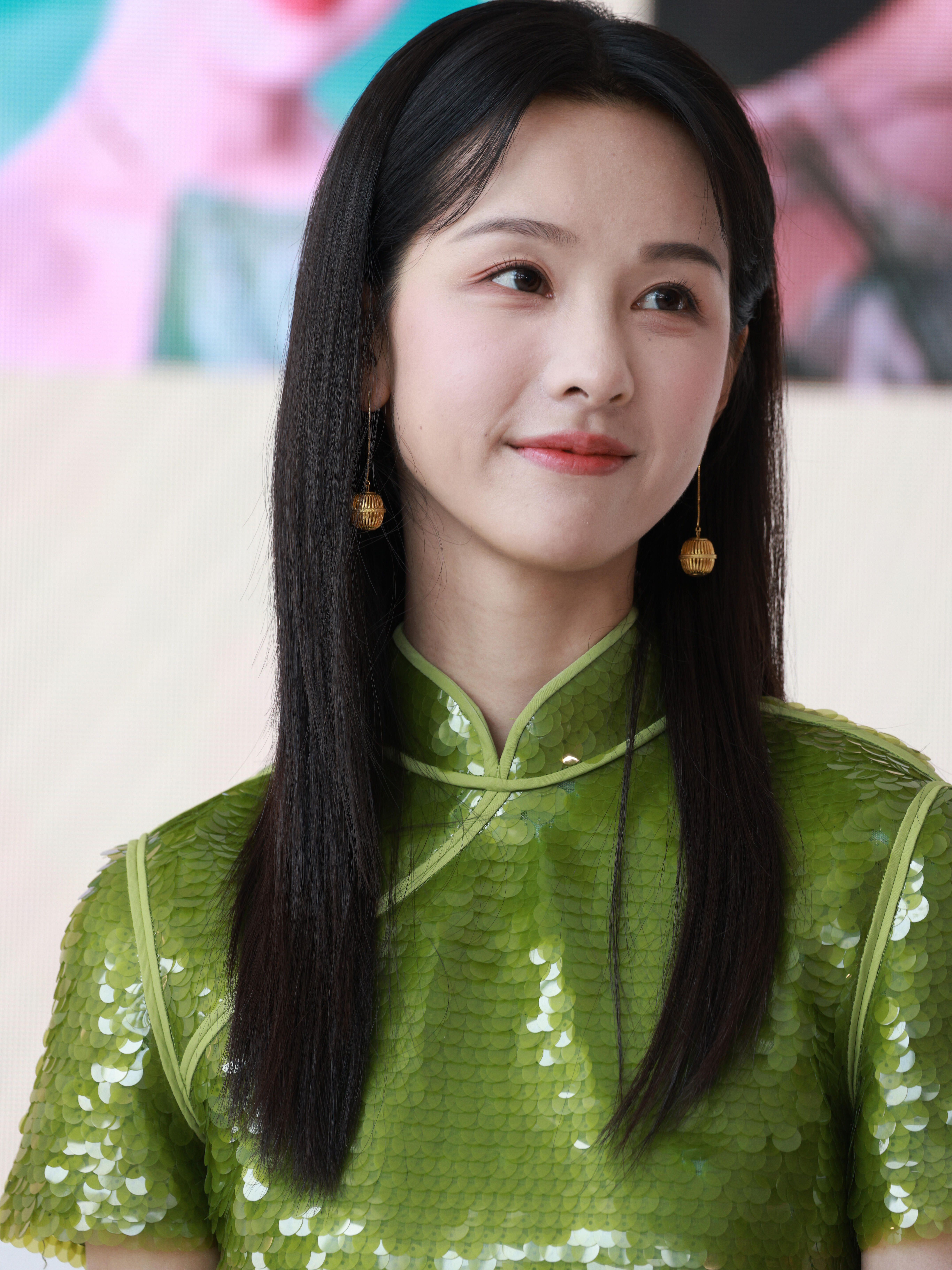 陈都灵vogue座谈会生图，国风旗袍真的好美﻿﻿ ​​​