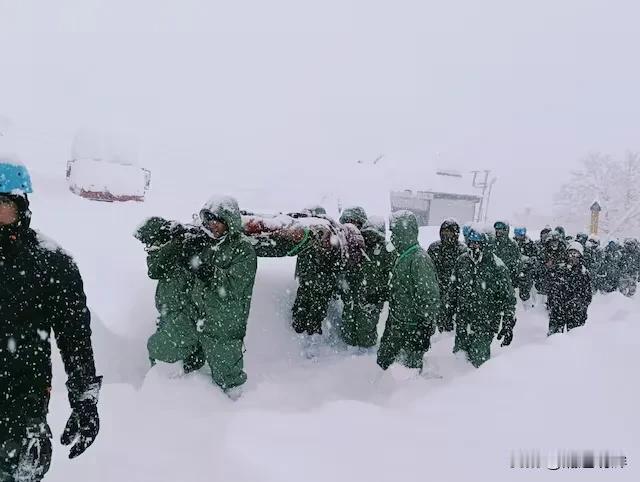 印度北阿坎德邦发生大规模雪崩，一处边境道路组织（BRO）的劳工场所被袭，导致57