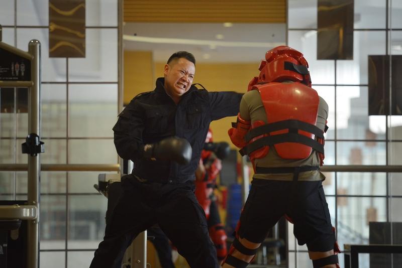 如何看待安全员参加体能测试猝死 南航这安全员参加3000米体能测试猝死的事儿，真