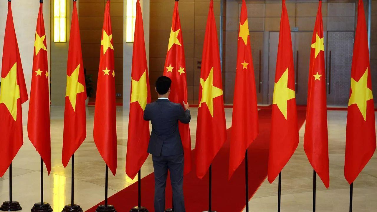 世界百年未有之大变局比我们想象中要来得快来得猛，全球靠武力的羞辱式冷战式外交关系