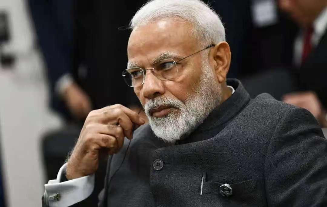 美伊以这场架打了快两个月，谁也没能彻底摁倒谁，可旁边看热闹的印度，家底儿却被晃得