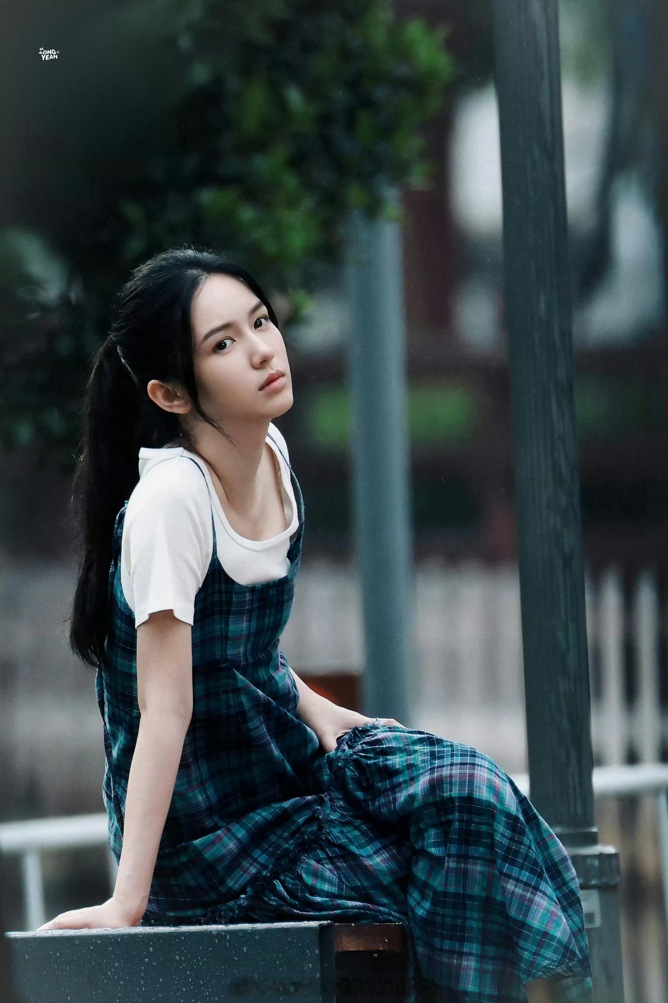 周也胡先煦《潮湿雨季未解之谜》明天正式开机官宣啦！