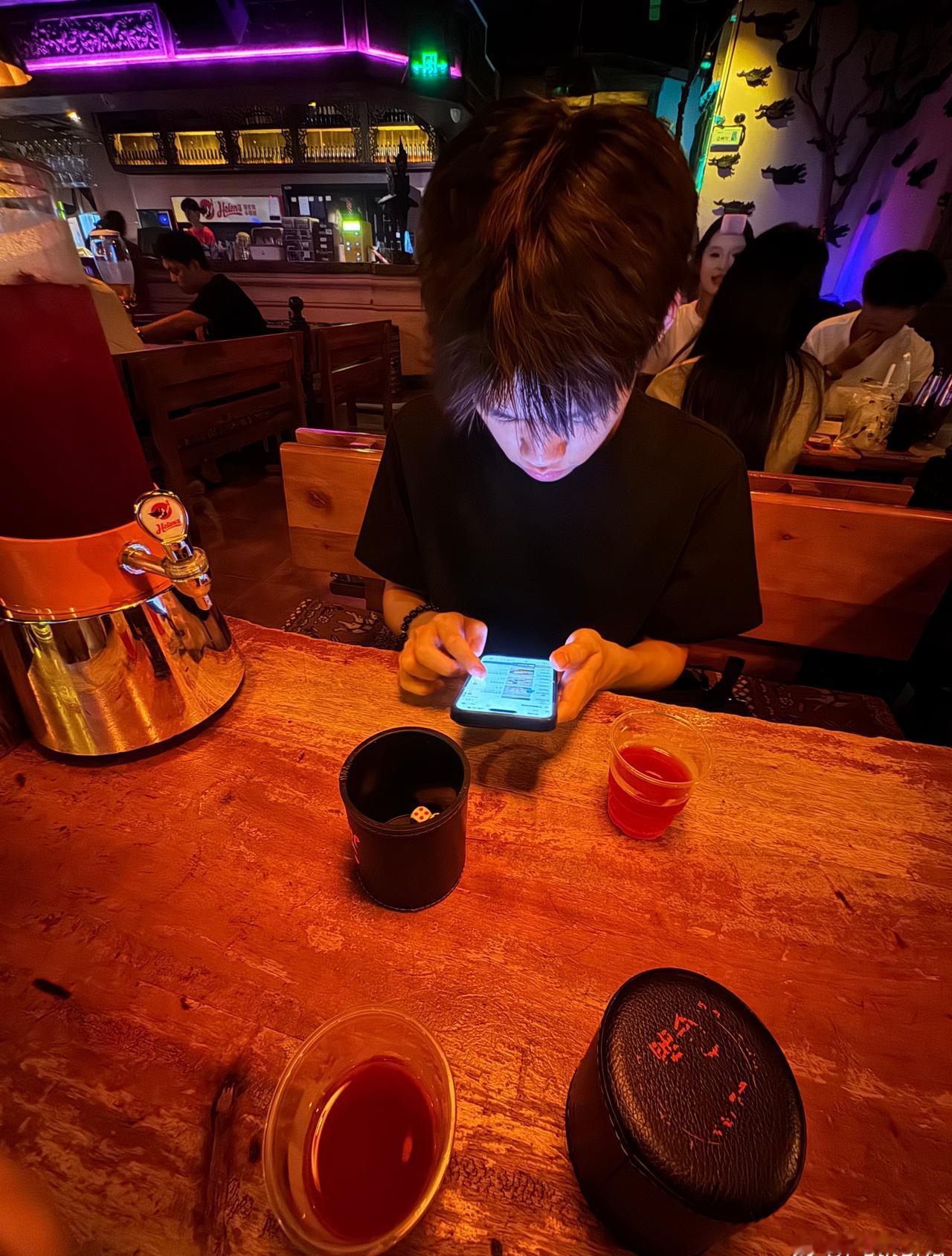 邀请新闺蜜为我开导为情所困 谢谢 [手指比心]互相交换秘密 这也太劲爆了吧！ ​