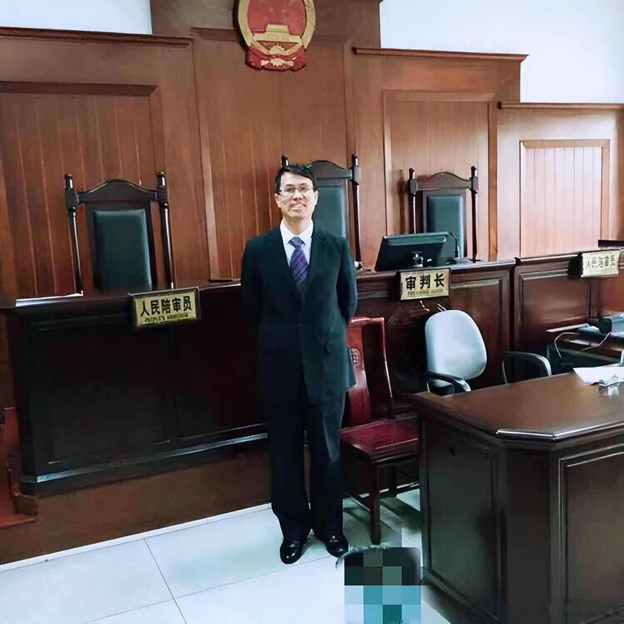 【从人治到法治是社会治理的质变，李向安：打官司找关系是人治思维】治理一个国家、一
