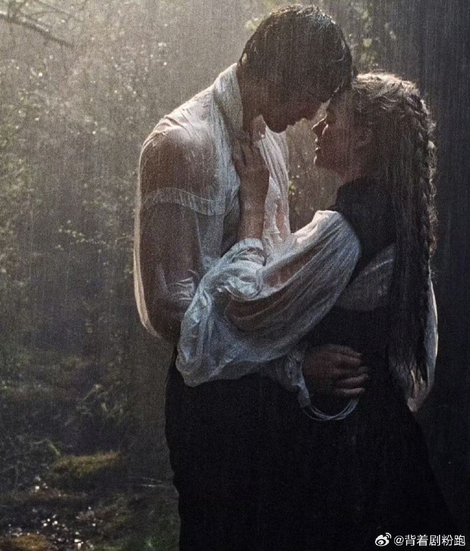 呼啸山庄爆改情欲农场名著秒变情欲农场！这版《呼啸山庄》把禁忌爱恋拍得又欲又虐，导