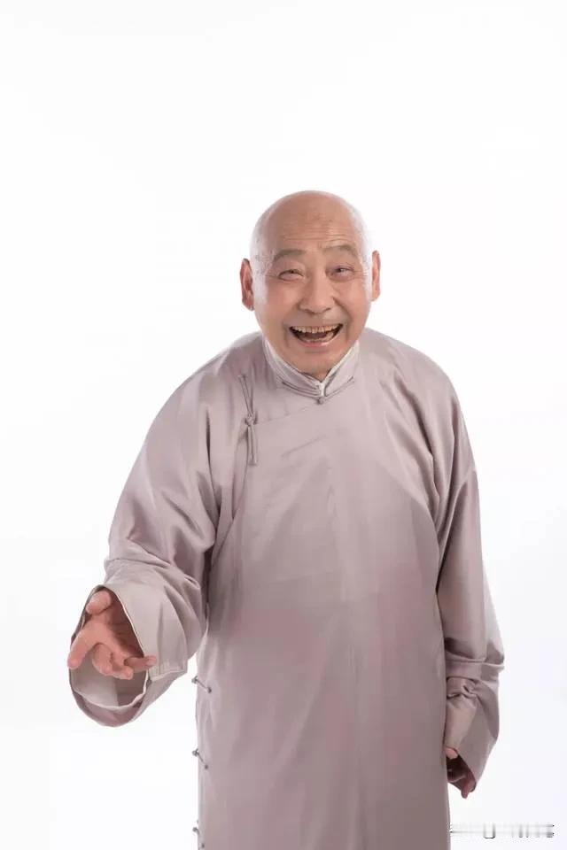 相声演员，王文林说，您别看我说相声名气不大，提起我的师父来那可是赫赫有名，怹老人