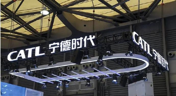 不造车的宁德时代要做车企好伙伴，从2018年至今，先后投资了拜腾、北汽蓝谷、爱驰