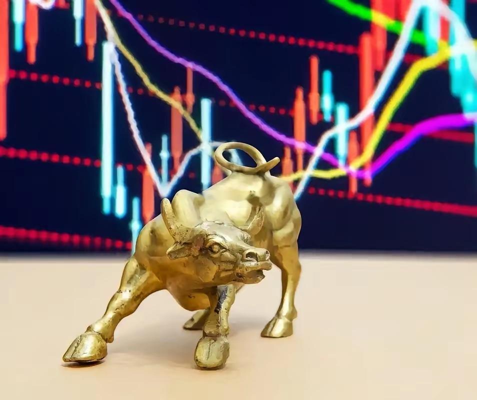 昨日复盘，寻找出这三只低价潜力股值得关注：1，鲁抗医药主力资金净流入4.24亿元