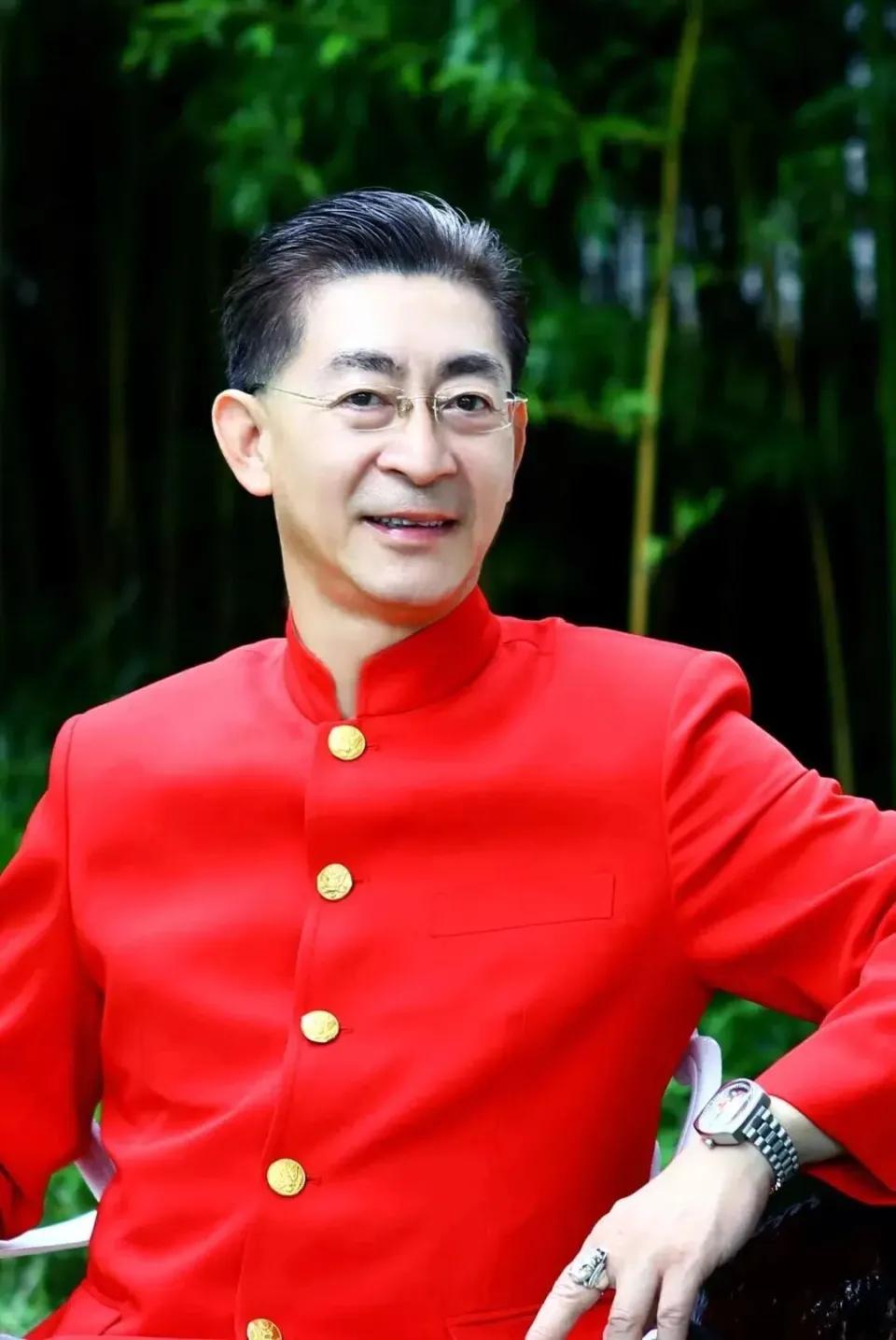 每个人的童年记忆里，都住着同一个孙悟空。每当熟悉的《西游记》片头曲响起，瞬间就能
