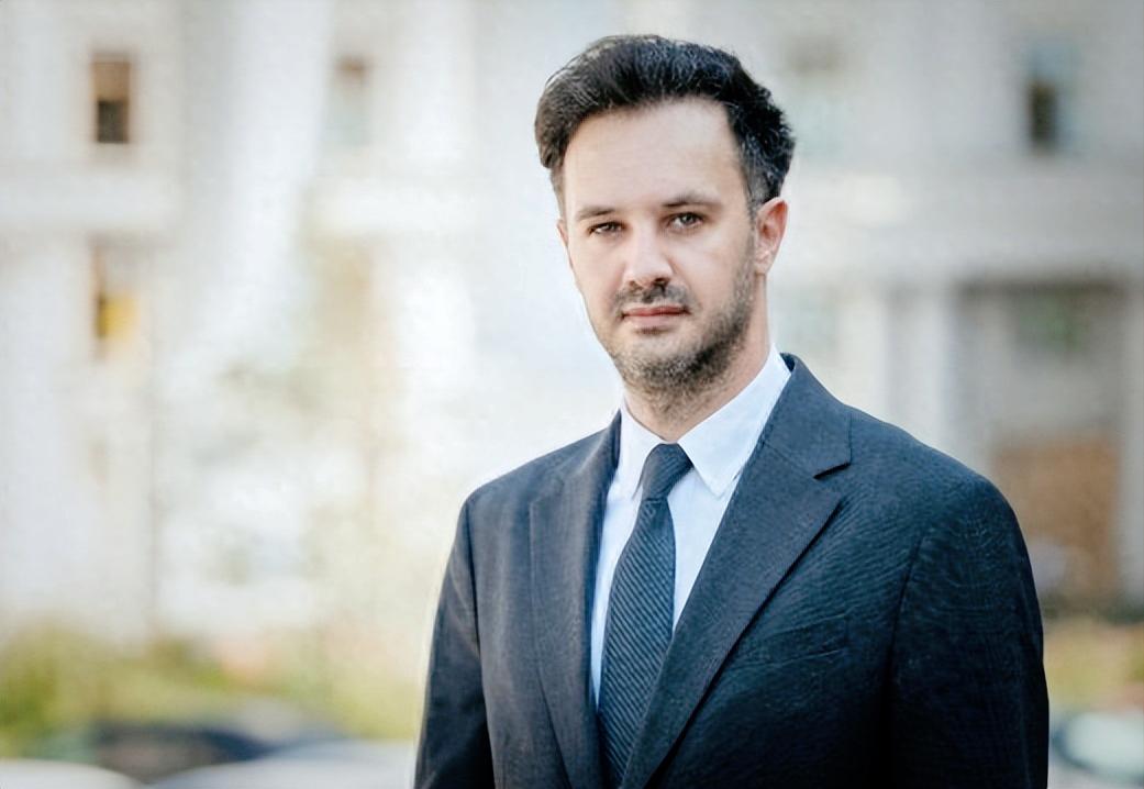 北欧平静空域突然爆出突发状况，两架无人机径直闯入芬兰领空后坠毁，初步确认无人机疑