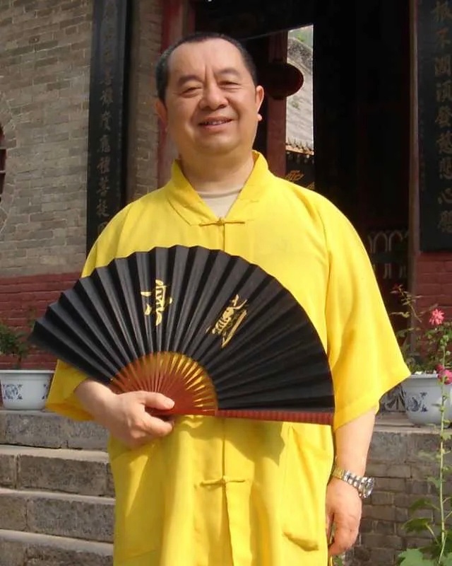 师说：在世间有两种方法，能够对治我们自己的烦恼、痛苦，一种就是世间法，一种就是出