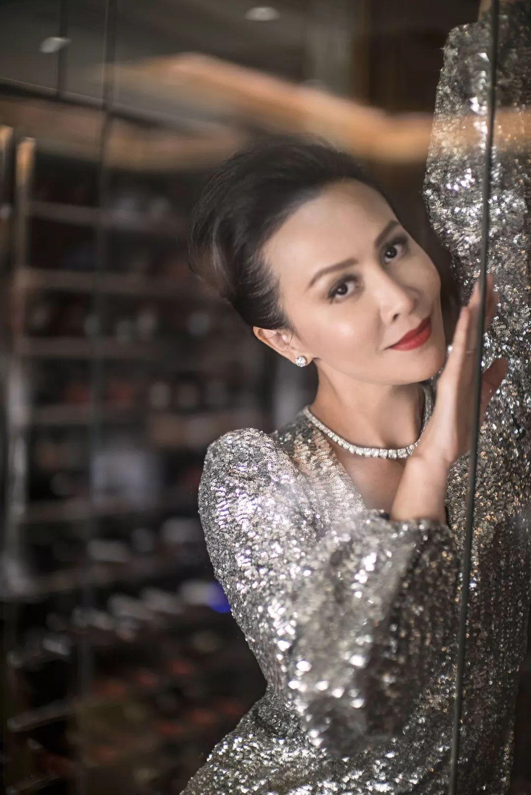 娱乐圈有哪些有洁癖的明星
[熊猫]刘嘉玲：她对卫生间的清洁度要求极高，曾因朋友误