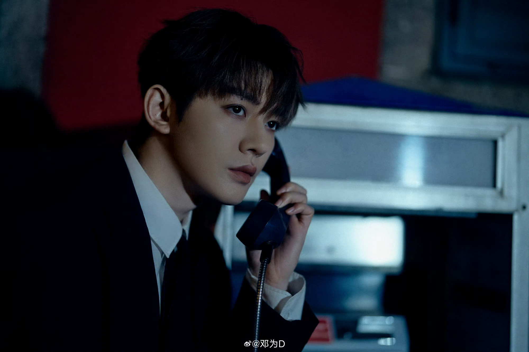 尖叫之夜出图 澳门的风都藏不住他的帅吧！利落造型+低调氛围感，光是想想红毯上的样